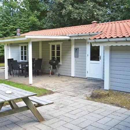 Casa de Férias Three-bedroom Holiday In Toftlund